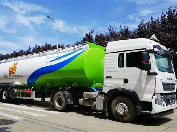 顏值實(shí)力雙在線，出口罐車(chē)很搶眼！